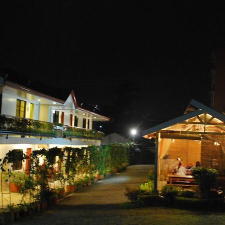 Lazea Tagaytay Inn Tagaytay City Esterno foto