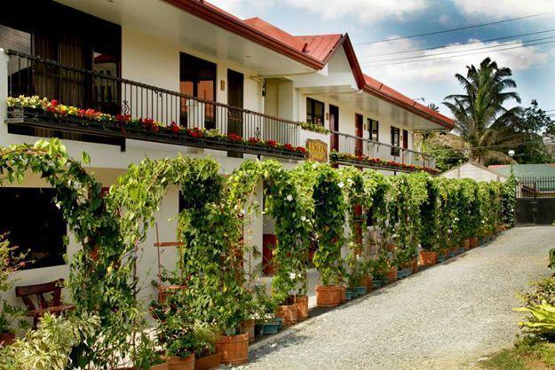 Lazea Tagaytay Inn Tagaytay City Esterno foto