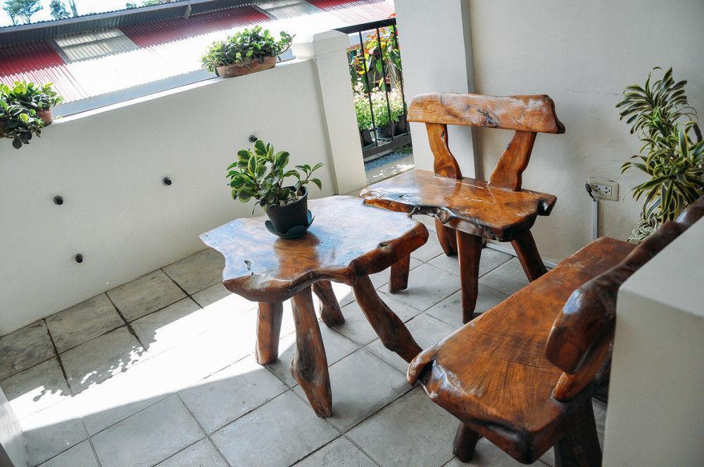 Lazea Tagaytay Inn Tagaytay City Esterno foto