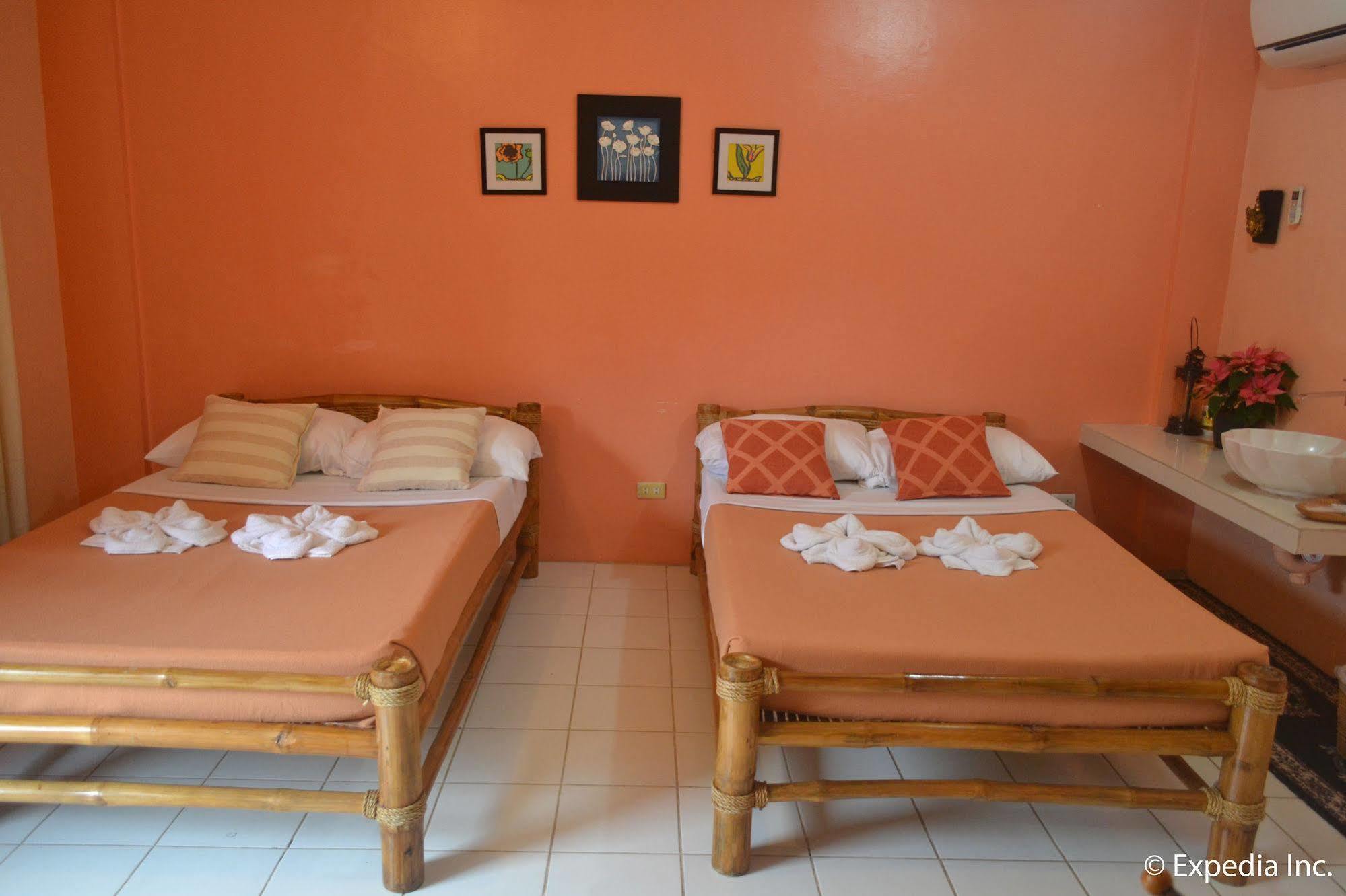 Lazea Tagaytay Inn Tagaytay City Esterno foto