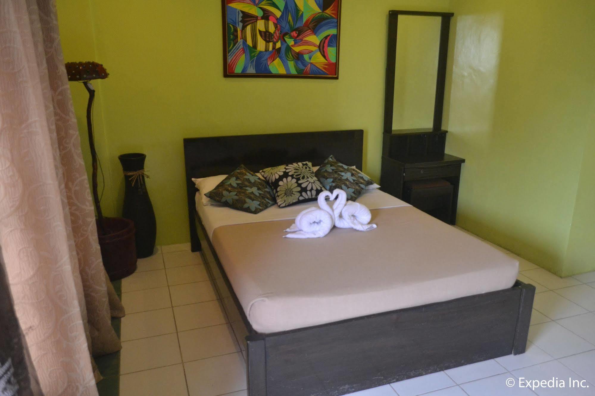Lazea Tagaytay Inn Tagaytay City Esterno foto