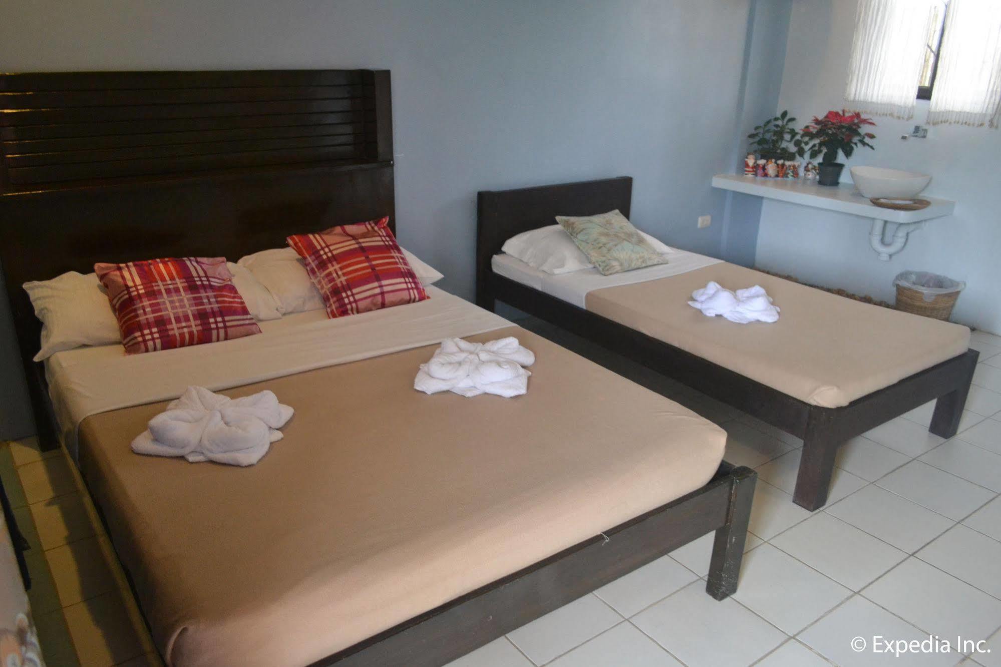 Lazea Tagaytay Inn Tagaytay City Esterno foto