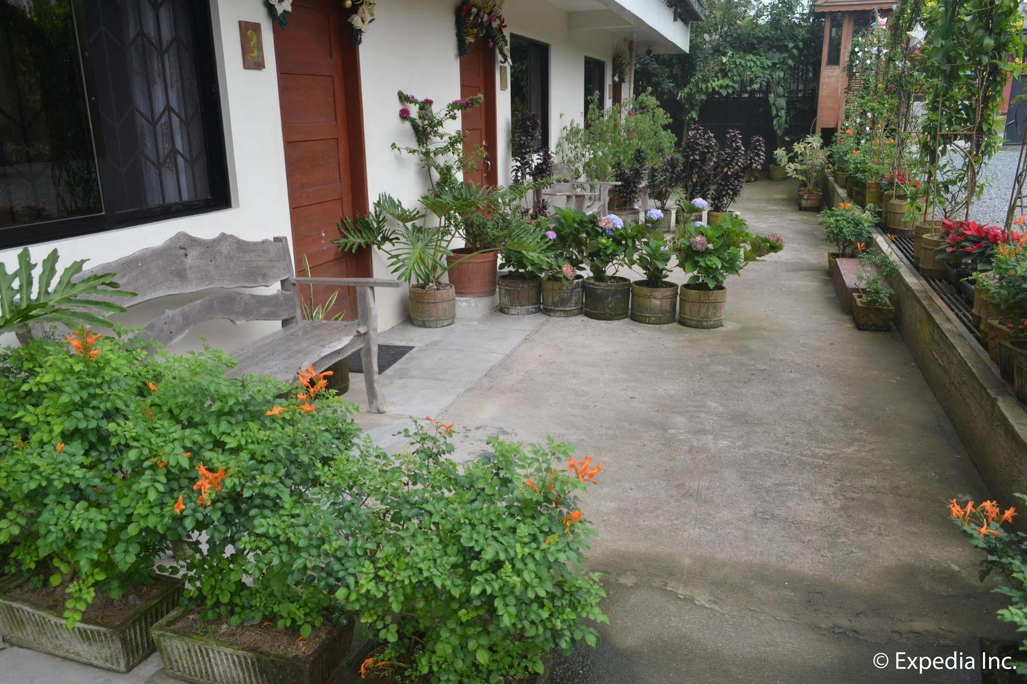 Lazea Tagaytay Inn Tagaytay City Esterno foto